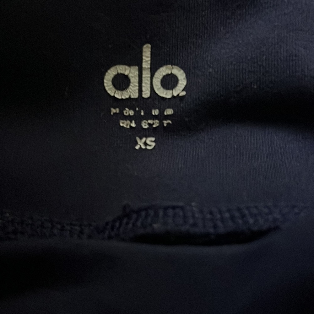 Alo Yoga Moto Leggings in Rich Navy/Rich Navy Glossy - Picture 5 of 6